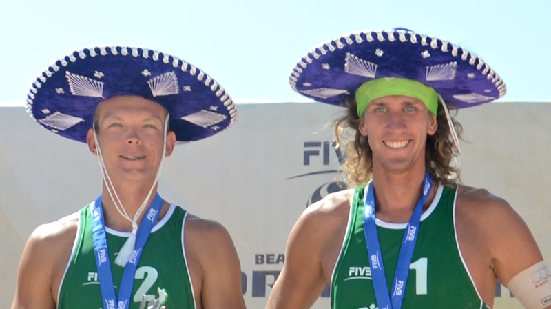 Jānis Šmēdiņš un Aleksandrs Samoilovs uzvar Meksikas posmā (2014). Foto: FIVB