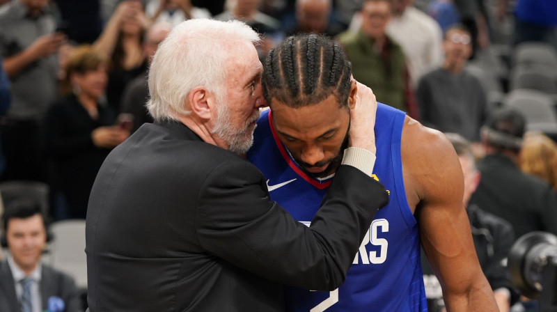 Gregs Popovičs un Kavai Lenards. Foto: USA Today Sports/Scanpix