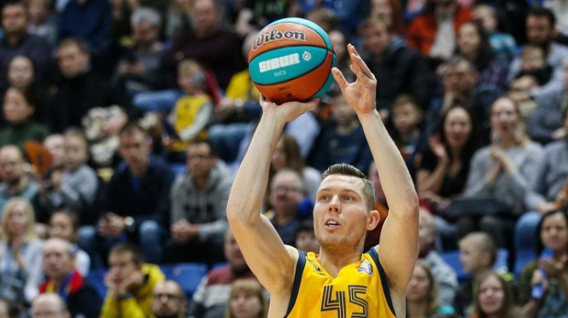 Dairis Bertāns: 11 punkti uzvarā pār Lionas ASVEL. Foto: bckhimki.ru