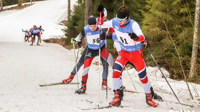 Priekšplānā Lauris Kaparkalējs. Foto: Ski.lv