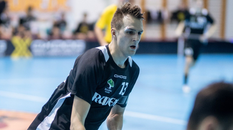 Ingars Matisons vakar nodrošināja "Rubenei" vērtīgu punktu tabulā
Foto: Floorball.lv