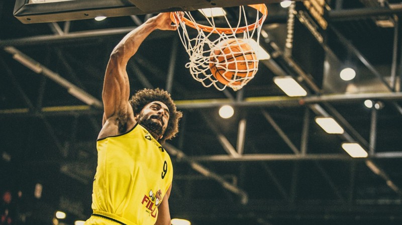 "Oostende" spēlētājs Žans Marks Mvemā. Foto: FIBA