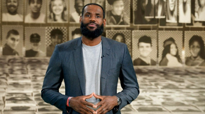 Lebrons Džeimss vidusskolu absolventiem veltītajā pasākumā "Graduate together" 2020. gada 16. maijā. Foto: Reuters/Scanpix