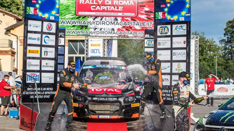 Romas rallija uzvarētāju ekipāža. Foto: fiaerc.com