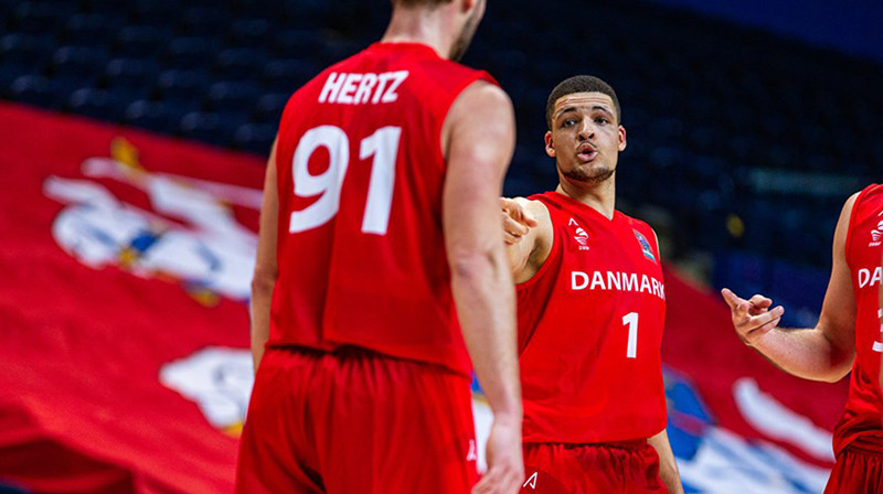 Gabriels "Iffe" Lundbergs (#1) guva 28 punktu uzvarā pār Lietuvu. Foto: FIBA