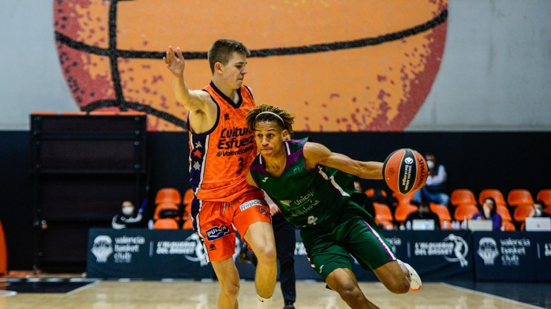 Freds Bagatskis aizsardzībā. Foto: adidasngt.com