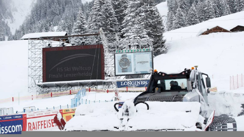 Ziemas sportu cienītāji labprāt pie sevis redzētu tādu sniega daudzumu, kāds šobrīd ir Lencerhaidē. Foto: AP.