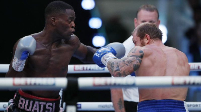 Džošua Buatsi pret Ričardu Bolotņiku. Foto: Action Images via Reuters/Scanpix