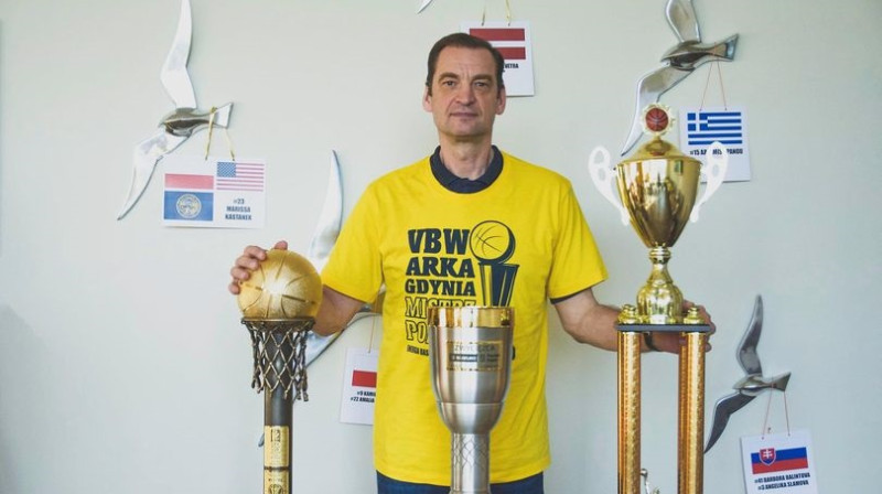 Gundars Vētra ar Polijā izcīnītajām trofejām. Foto: Arka Gdynia