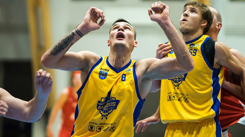 Ivars Rihards Žvīgurs cīņā zem groza. Foto: basket.lv