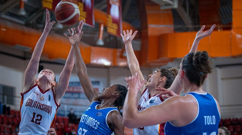 Anete Šteinberga pirmajā spēlē pret "Basket Landes". Foto: Galatasaray