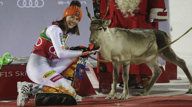 Ziemeļbriedi barojošā Petra Vlhova atkal uzvarējusi Levi. Foto: Scanpix/AP/Alessandro Travati.