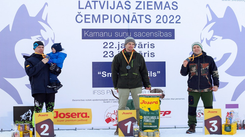 Pirmais trijnieks vīriešiem skijoringā. Foto: Indra Bērziņa.