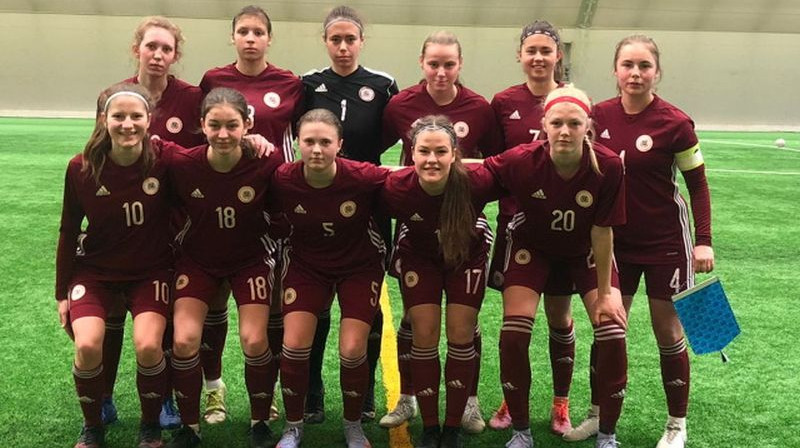 Latvijas U19 meiteņu futbola izlase. Foto: LFF