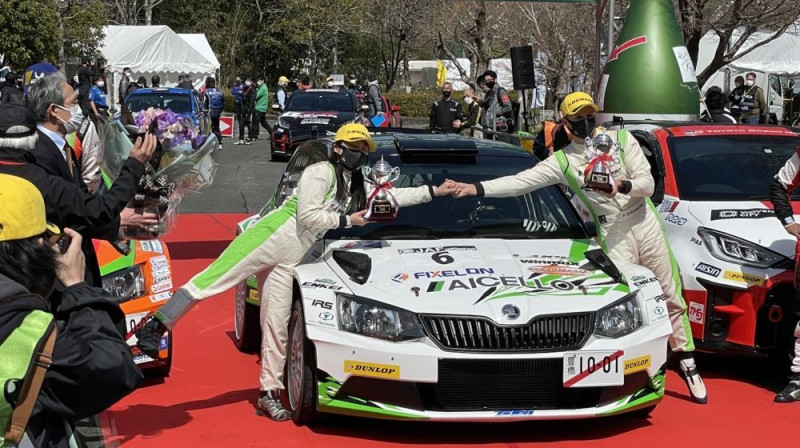 Heiki Kovalainens pēc uzvaras "Shinshiro Rally". Foto: Twitter.com/H_Kovalainen