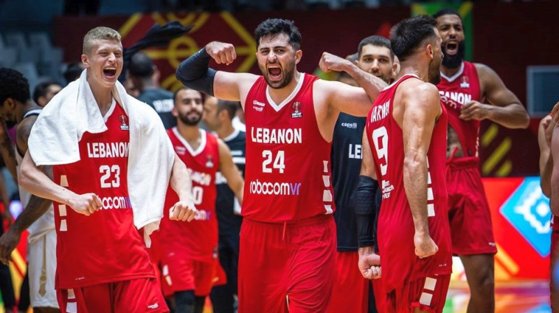 Libānas izlases basketbolisti svin iekļūšanu Āzijas kausa finālā. Foto: FIBA