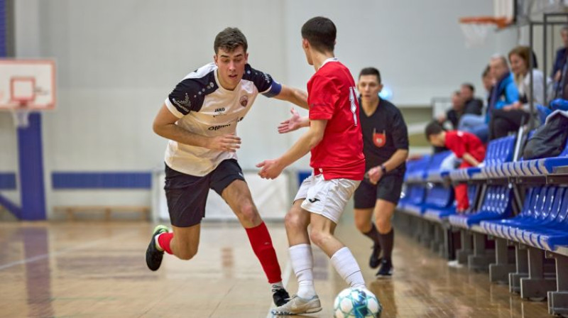 Raivis Svilis (pa kreisi). Foto: Riga Futsal Club