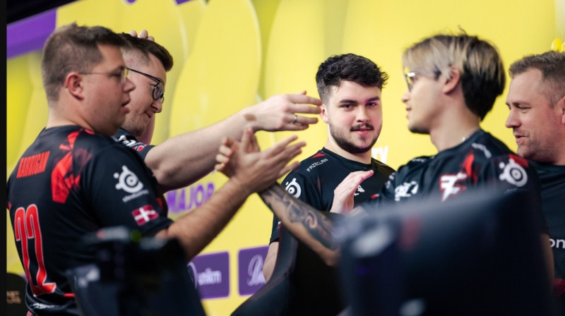 broky un FaZe komanda. Foto: theMakku/HLTV