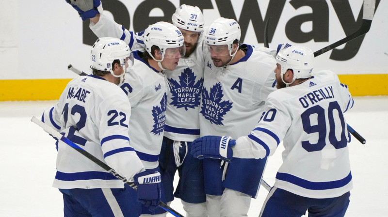 Toronto "Maple Leafs" hokejisti. Foto: Jim Rassol/USA Today Sports/Scanpix