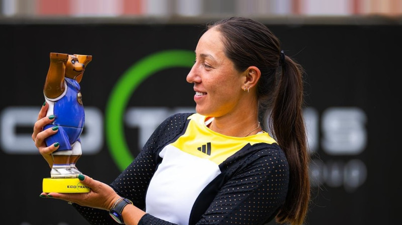 Džesika Pegula ar Berlīnes trofeju. Foto: Jimmie48 / WTA