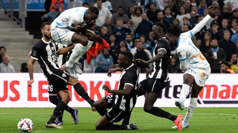 Mirklis no Marseļas "Olympique" un Anžē komandu spēles. Foto: Miguel Medina/AFP/Scanpix