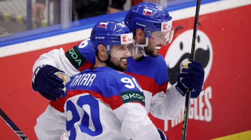 Tomāšs Tatars un Lukāšs Cingels. Foto: Reuters/Scanpix
