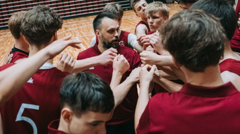 Edijs Šlesers ar komandu. Foto: basket.lv