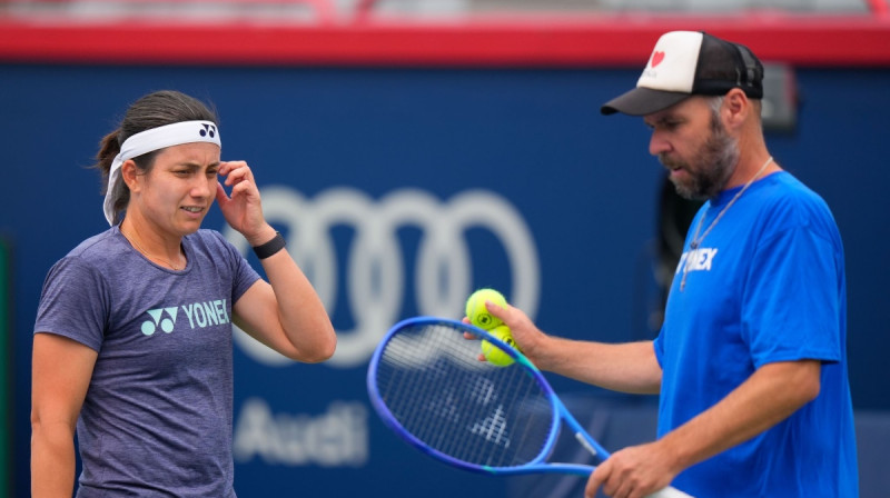 Anastasija Sevastova un treneris Rolands Šmits. Foto: Tennis Canada