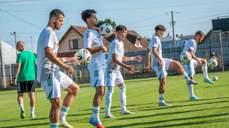 Prešovas "Tatran" futbolisti pirms Slovākijas kausa spēles Čaņas pilsētā. Foto: FC Tatran Prešov