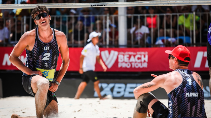 Kristians Fokerots un Mārtiņš Pļaviņš. Foto: volleyballworld.com