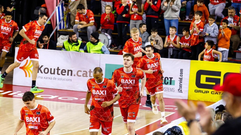 Manrezas basketbolisti, tostarp Mārcis Šteinbergs. Foto: Bàsquet Manresa