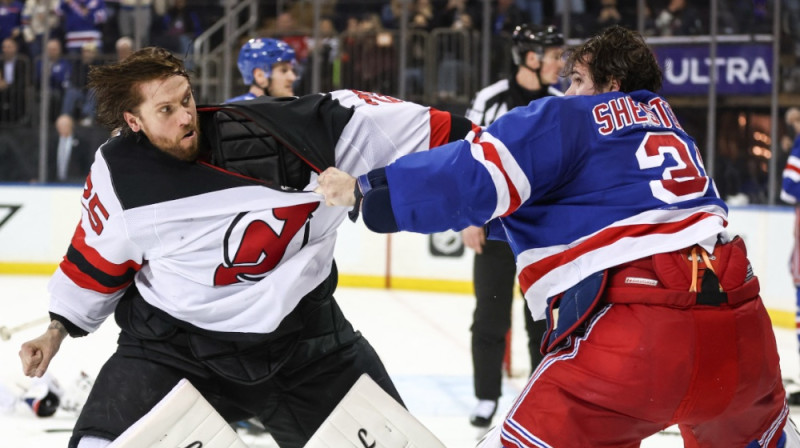 Jākobs Markstrems un Igors Šestjorkins. Foto: IMAGN IMAGES via Reuters Connect