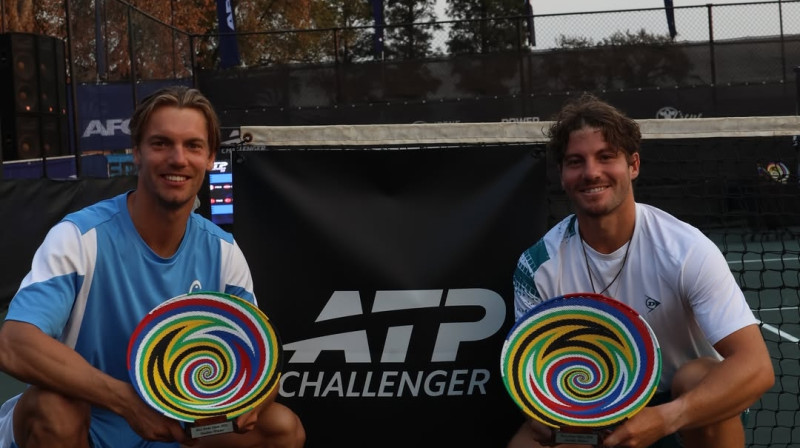 Roberts Štrombahs un Konstantēn Bitūns ar trofejām. Foto: Rise Open