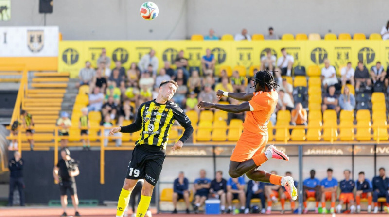 Dāvis Ikaunieks cīņā. Foto: FA Šiauliai
