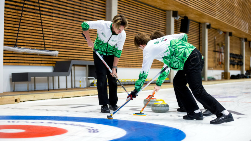 No kreisās: Krišjānis Java, Kristaps Zass, Deniss Smirnovs
Foto: Andres Mets / Curling Tallinn