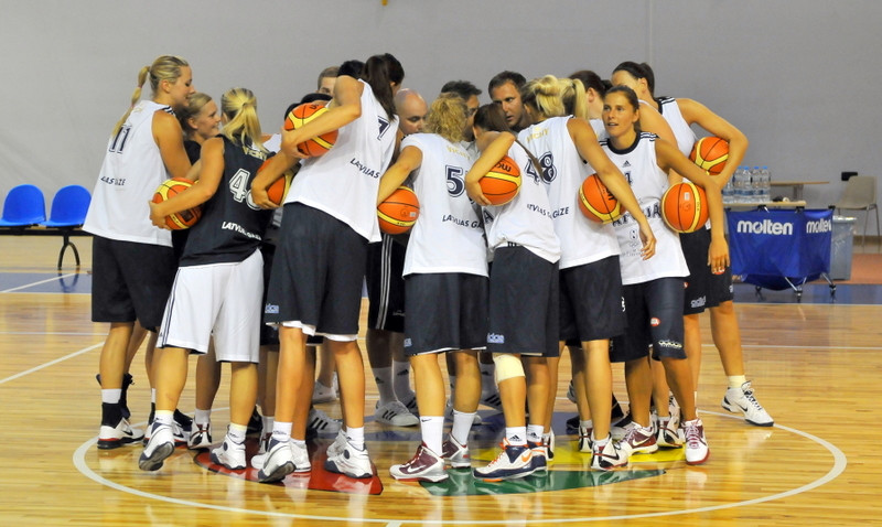 Sieviešu basketbola izlase Liepājā viesosies jauniešu basketbola treniņā