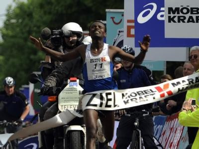 Hamburgas maratonā uzvar Tside un Agilara