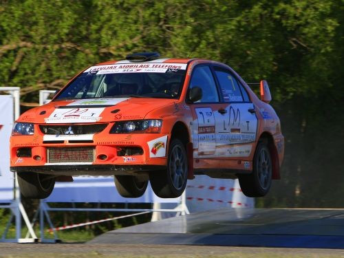 Talsu rallijā komandu vērtējumā uzvarējusi "LMT rallija komanda''