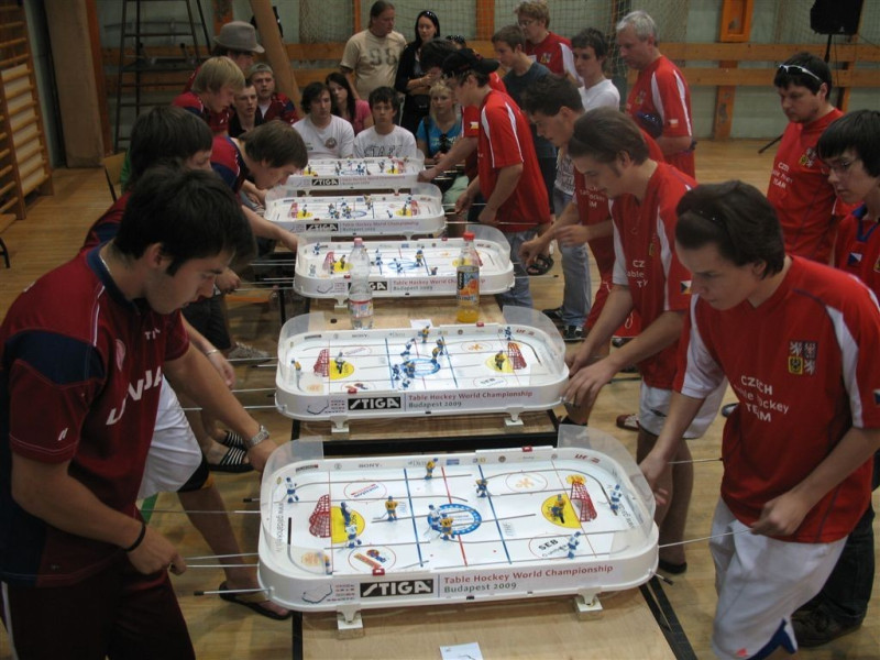 Latvijas galda hokejistiem medaļas pasaules čempionātā