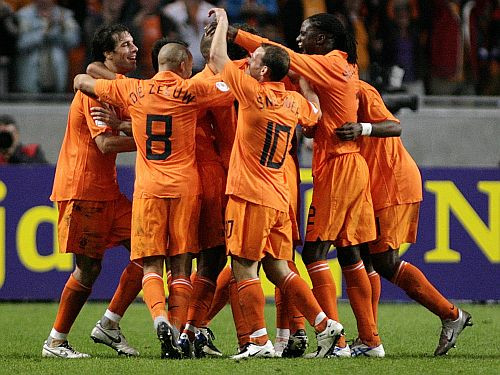 Zināmi Nīderlandes izlases kandidāti draudzības mačam pret Angliju