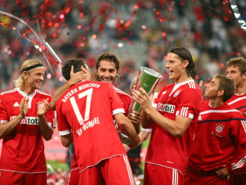 "Bayern" pārspēj "Manchester United" un triumfē "Audi Cup"