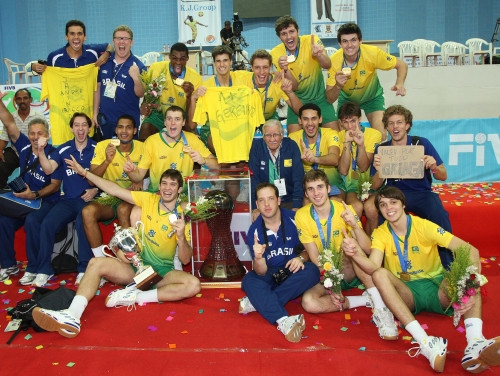 Brazīlijas volejbolistiem triumfs arī U-21 čempionātā