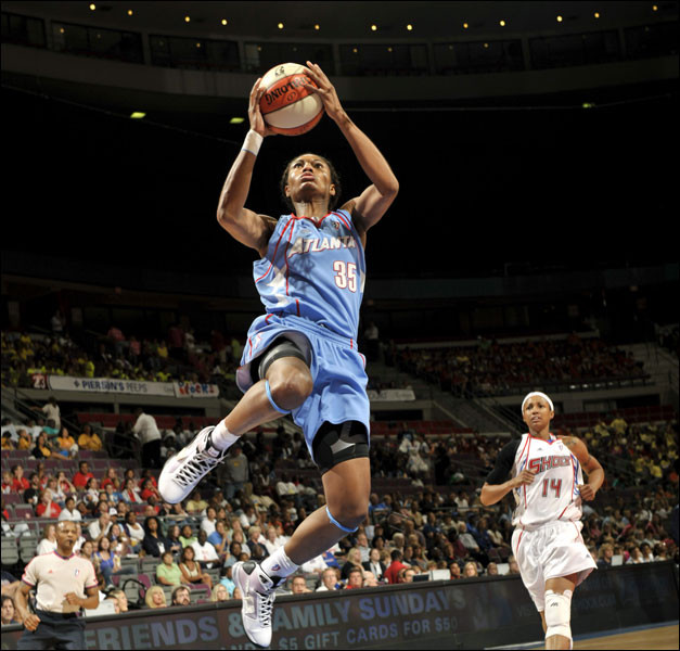Makotrija atzīta par WNBA gada debitanti