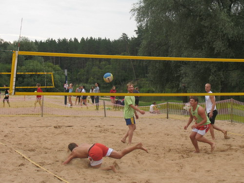 Valmieras pludmales volejbola čempionātam 2010 aicina pieteikties elektroniski