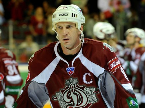 Ozoliņš atzīts par septembra labāko KHL aizsargu