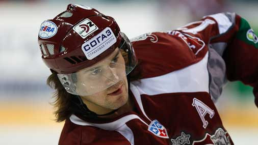 KHL pirmo vārtu guvējs Ņiživijs saņems piemiņas ripu