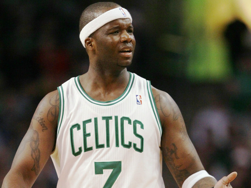 "Celtics" paliek bez O'Nīla