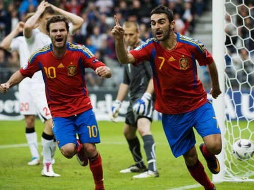 EURO U-21: Spānija izglābjas no sensacionāla zaudējuma un finālā tiksies ar Šveici