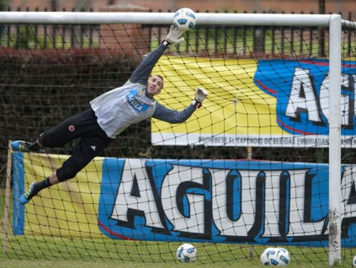 Kolumbiešu uzbrucējs "Copa America" priekšvakarā salauž izlases pamatvārtsargam degunu