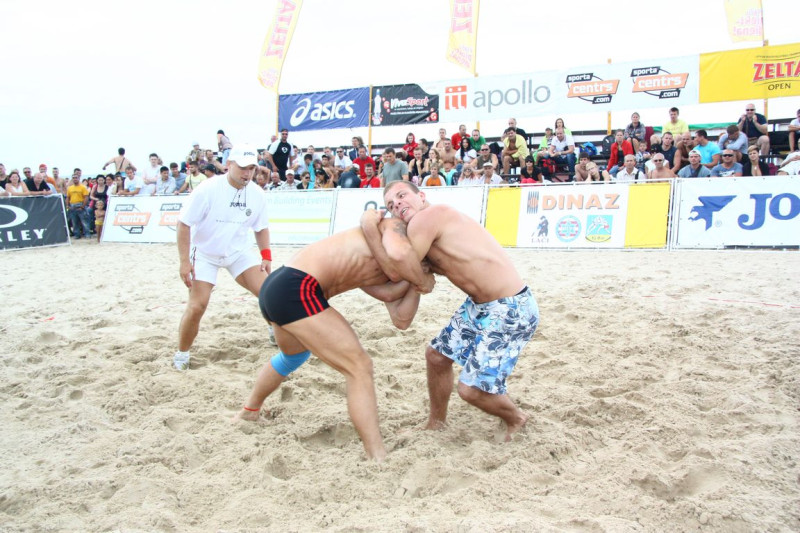 Latvijas čempionātā pludmales cīņā uzvar Vasiļjevs, Azarevičs, Bebris un Urbančiks